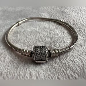 Authentic Pandora moments sparkling pavé clasp snake chain bracelet